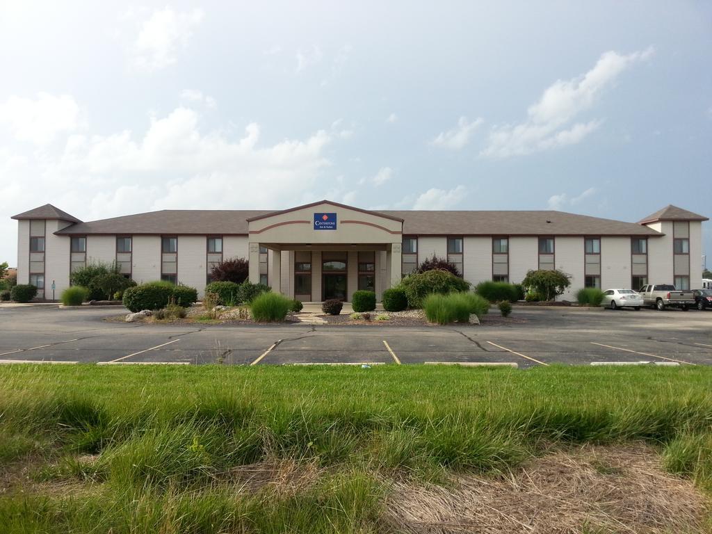 Centerstone Inn & Suites Carlyle Экстерьер фото